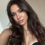 Olivia, 28